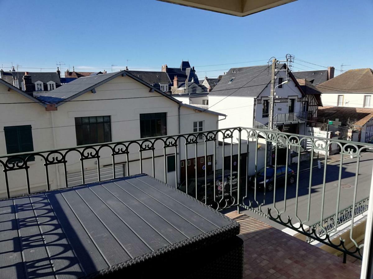 Cabourg - Hyper Centre, Plage Екстер'єр фото