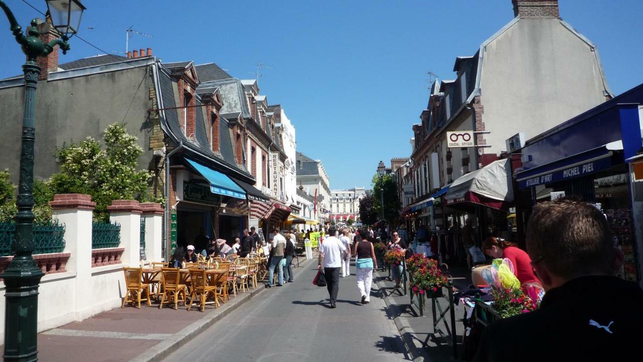 Cabourg - Hyper Centre, Plage Екстер'єр фото